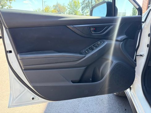 Used 2018 Subaru Crosstrek 2.0i AWD/4WD image 3