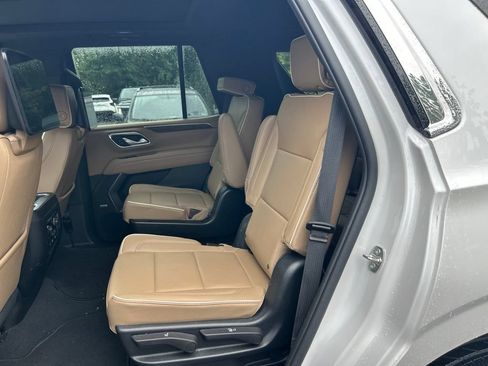 Used 2023 Chevrolet Tahoe Premier w/ Premium Package AWD/4WD image 16