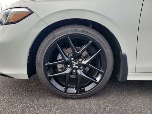 Used 2025 Honda Civic Sport image 9