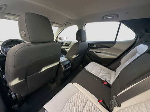 Used 2020 Chevrolet Equinox LS image 25