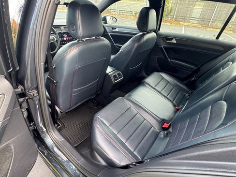 Used 2018 Volkswagen GTI SE image 17