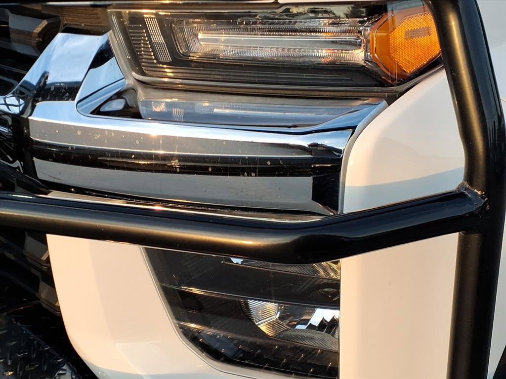 Used 2020 Chevrolet Silverado 2500 LT w/ Texas Edition AWD/4WD image 11