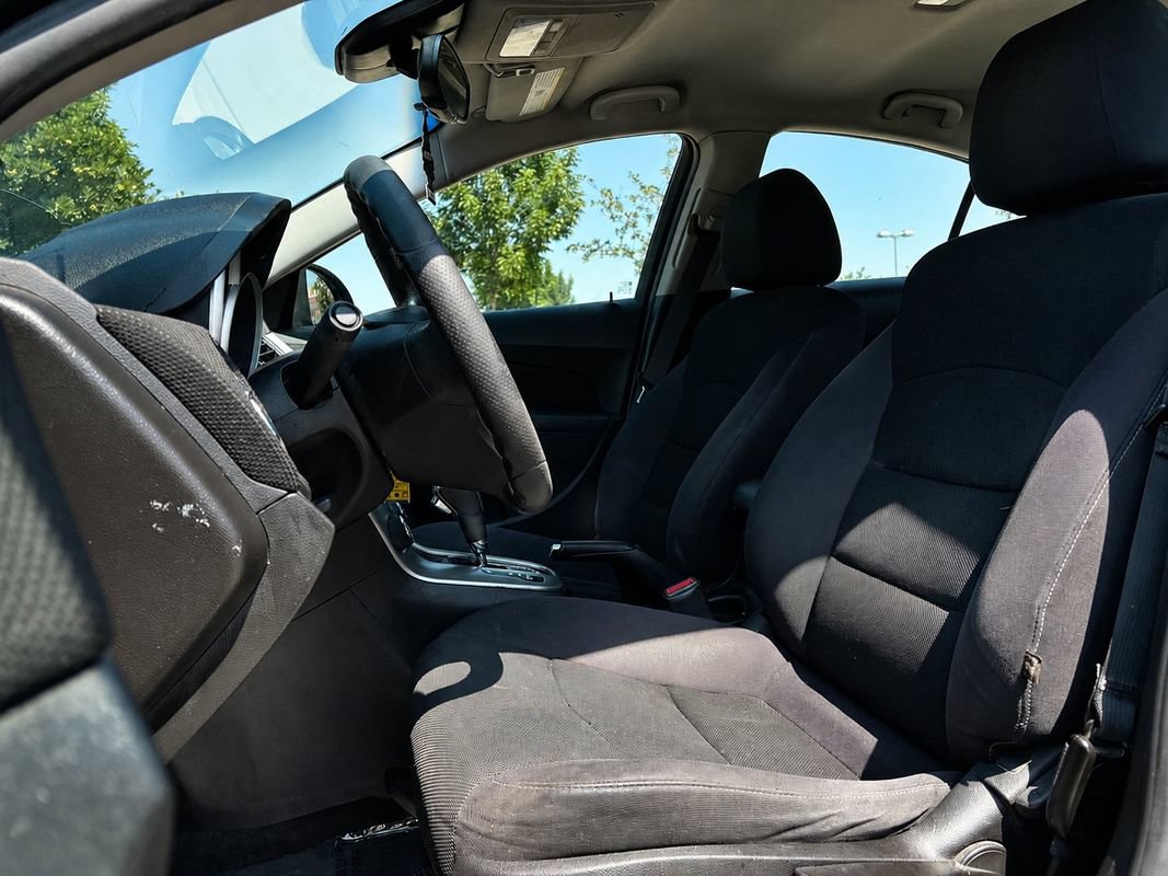 Used 2015 Chevrolet Cruze LT FWD image 9