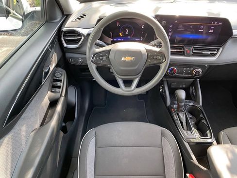 Used 2025 Chevrolet TrailBlazer LT w/ Driver Confidence Package AWD/4WD image 26