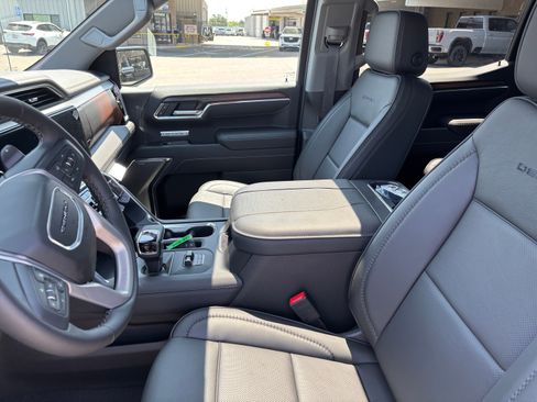 New 2025 GMC Sierra 1500 Denali w/ Denali Reserve Package image 12