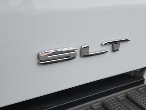 Used 2025 GMC Sierra 1500 SLT image 6