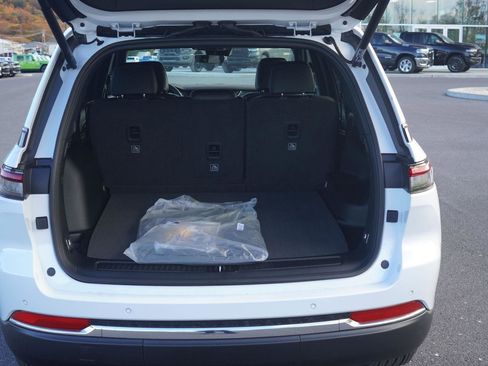 New 2025 Jeep Grand Cherokee Limited w/ Trailer Tow Package image 12