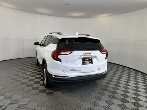 Certified 2024 GMC Terrain SLT image 8