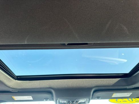 Certified 2023 GMC Sierra 1500 AT4 w/ Technology Package image 11