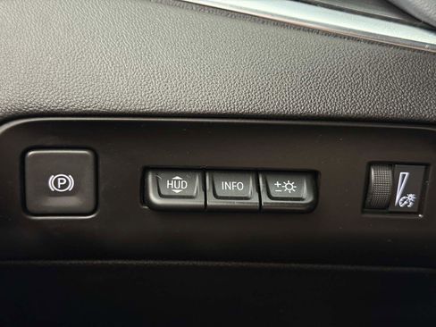 Used 2024 Buick Enclave Premium image 54