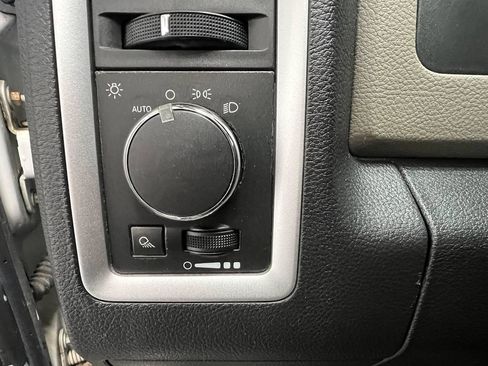 Used 2012 RAM 1500 Classic SLT AWD/4WD image 21