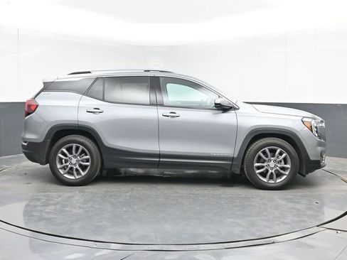 Used 2023 GMC Terrain SLT w/ Infotainment Package II image 11