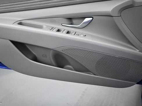 Certified 2025 Hyundai Elantra SEL image 16