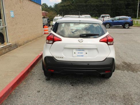 Used 2020 Nissan Kicks S FWD image 2