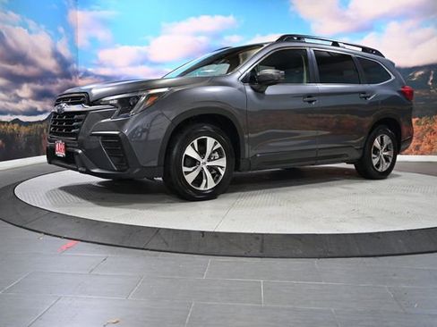 Used 2024 Subaru Ascent Premium w/ Convenience Package image 4