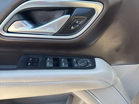 Used 2022 Chevrolet Suburban Z71 w/ Z71 Off-Road Package image 12