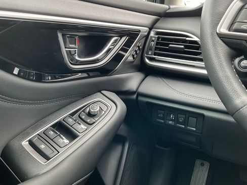 Used 2025 Subaru Outback Limited XT image 25