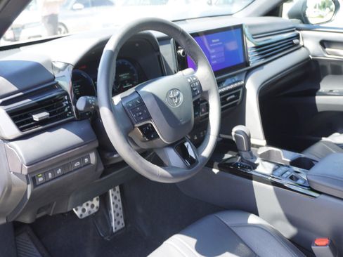 Used 2025 Toyota Camry XSE FWD image 19