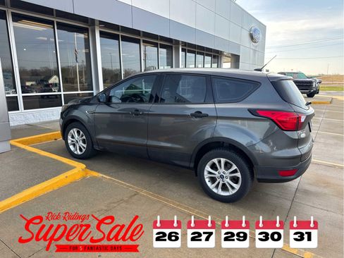 Used 2019 Ford Escape S image 2