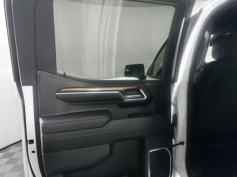 Used 2023 Chevrolet Silverado 1500 LT image 25