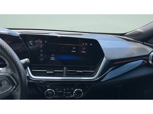 Used 2024 Chevrolet Trax RS w/ Sunroof Package FWD image 14