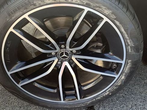 Used 2021 Mercedes-Benz GLE 450 4MATIC w/ AMG Line Exterior image 37