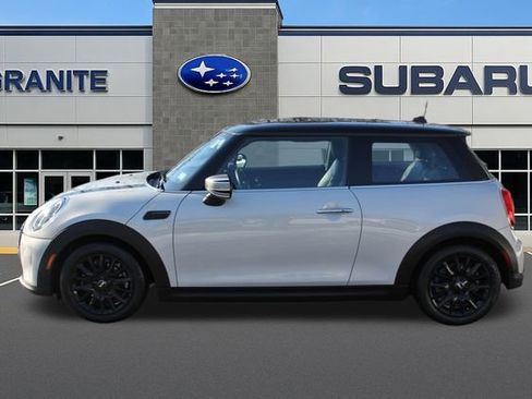 Used 2022 MINI Cooper 2-Door Hardtop w/ Premium Package image 5