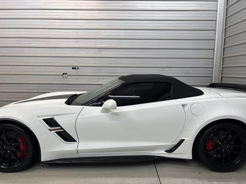 Used 2019 Chevrolet Corvette Grand Sport w/ Carbon Flash Badge Package RWD image 11