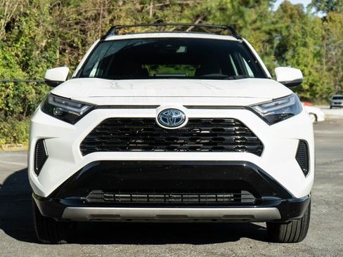 Used 2024 Toyota RAV4 SE image 10