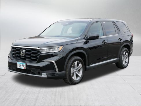 Certified 2025 Honda Pilot EX-L image 3