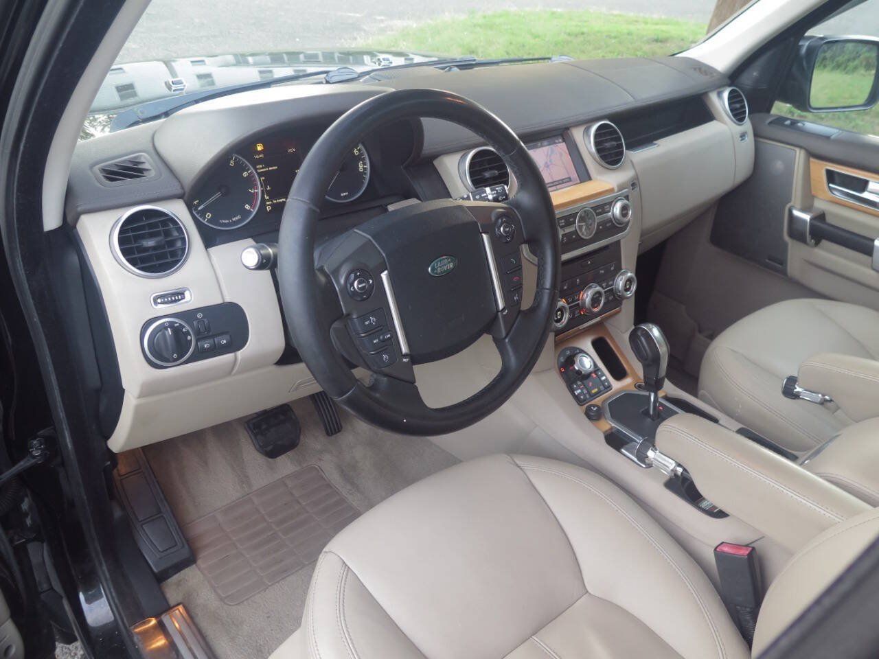 Used 2012 Land Rover LR4 HSE LUX w/ Luxury Pkg AWD/4WD image 7