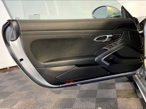 Certified 2024 Porsche 718 Cayman RWD image 25