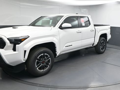 New 2025 Toyota Tacoma TRD Sport image 4