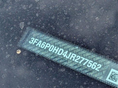 Used 2018 Ford Fusion SE w/ Fusion SE Technology Package image 12