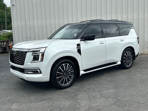Used 2026 Nissan Armada Platinum Reserve RWD image 2