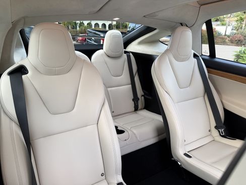 Used 2018 Tesla Model X 100D AWD/4WD image 14