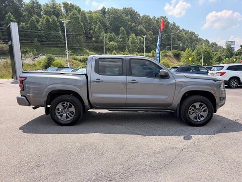 Used 2025 Nissan Frontier SV AWD/4WD image 14