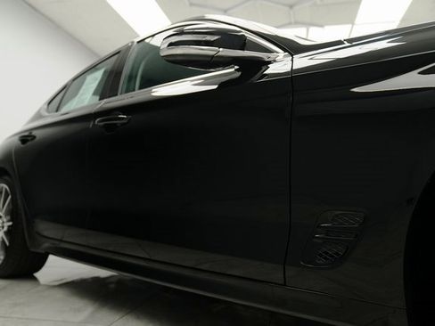 Used 2025 Genesis G70 2.5T image 14