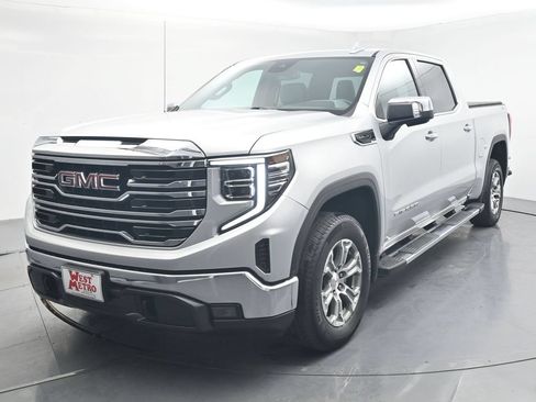 Used 2022 GMC Sierra 1500 SLT AWD/4WD image 3