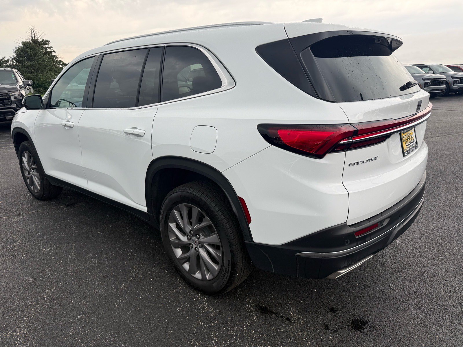 Used 2026 Buick Enclave Preferred w/ Power Package FWD image 2