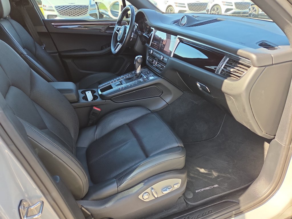 Used 2021 Porsche Macan AWD/4WD image 35
