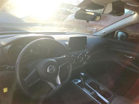 Used 2020 Nissan Sentra SV image 8