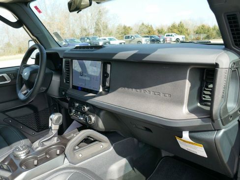 New 2026 Ford Bronco Badlands w/ Sasquatch Package AWD/4WD image 11