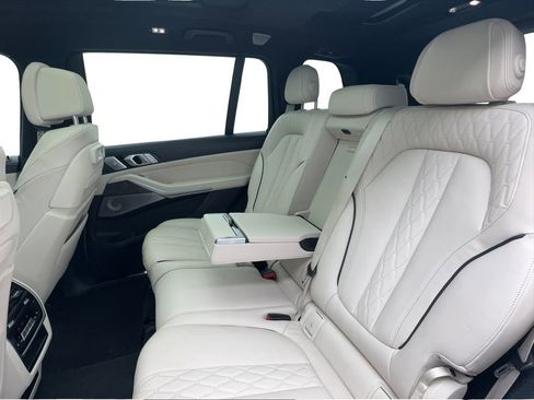 Used 2020 BMW X7 M50i w/ Dynamic Handling Package AWD/4WD image 26