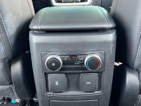 Used 2024 Ford Explorer XLT w/ Equipment Group 202A AWD/4WD image 31