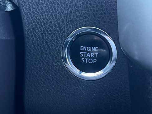 Used 2019 Toyota Highlander image 23