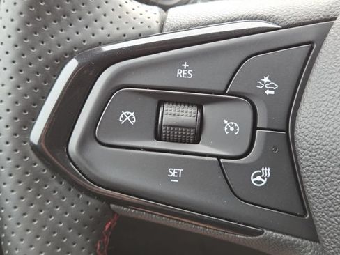 Used 2024 Chevrolet Trax RS w/ Driver Confidence Package FWD image 31