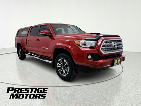 Used 2017 Toyota Tacoma TRD Sport w/ Tow Package AWD/4WD image 1