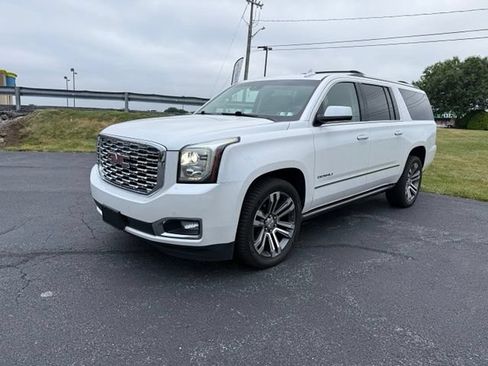 Used 2018 GMC Yukon XL Denali w/ Denali Ultimate Package AWD/4WD image 4