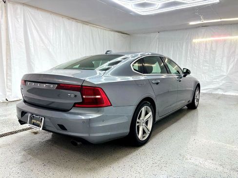 Used 2018 Volvo S90 T5 Momentum w/ Convenience Package image 3
